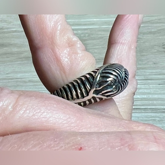 Vintage Designer Dian Malouf Sterling Silver Ribbed Tall Dome Ring, Size 5.5 - Picture 10 of 12